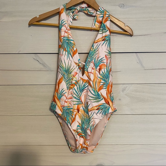 Gianni Bini Other - GIANNI BINI floral one piece halter swimsuit